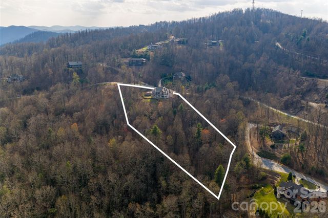 527 Falkirk Way, Zirconia, NC 28790