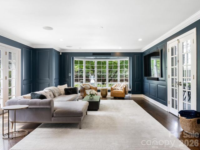 1930 Queens Road W, Charlotte, NC 28207