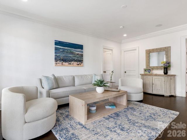 1930 Queens Road W, Charlotte, NC 28207