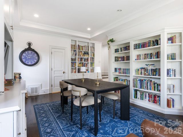 1930 Queens Road W, Charlotte, NC 28207