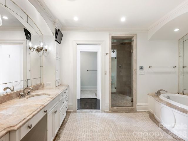 1930 Queens Road W, Charlotte, NC 28207