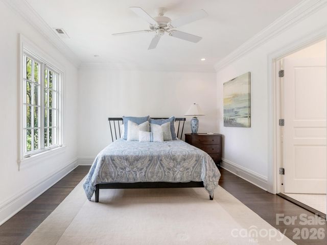 1930 Queens Road W, Charlotte, NC 28207