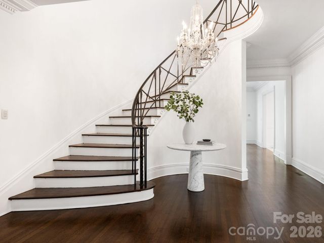 1930 Queens Road W, Charlotte, NC 28207