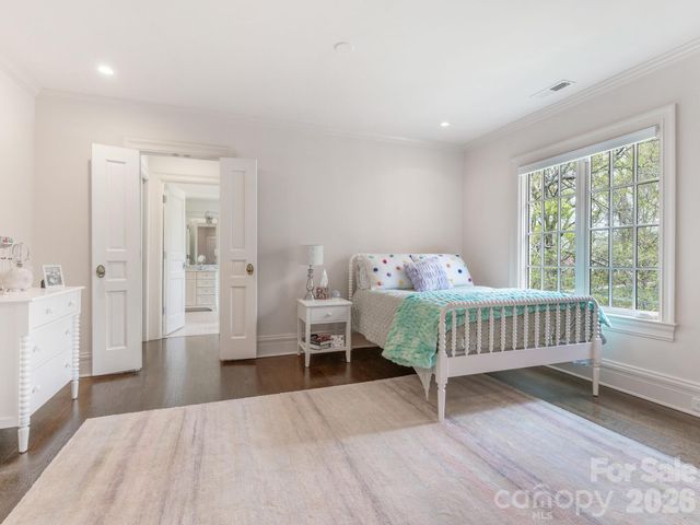 1930 Queens Road W, Charlotte, NC 28207