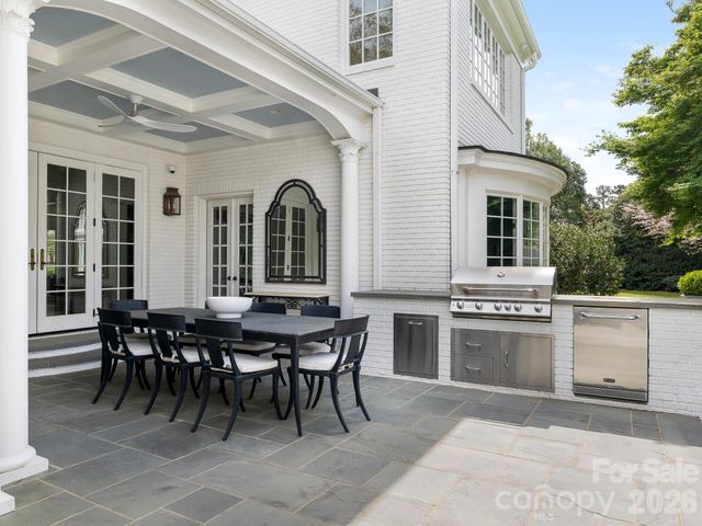 1930 Queens Road W, Charlotte, NC 28207