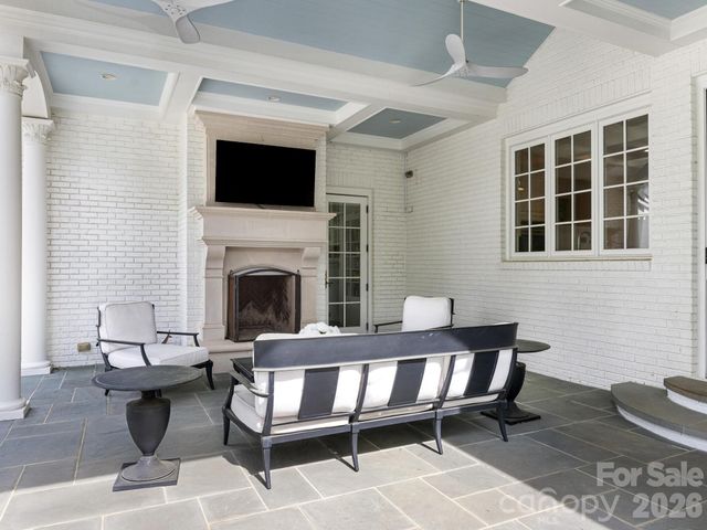 1930 Queens Road W, Charlotte, NC 28207