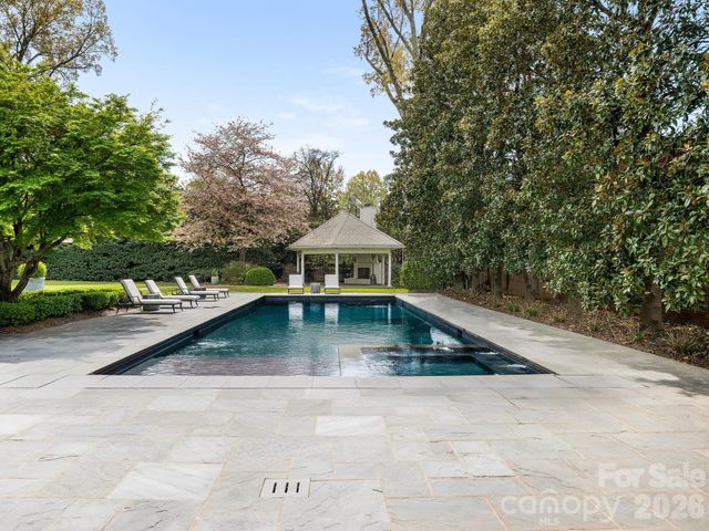 1930 Queens Road W, Charlotte, NC 28207