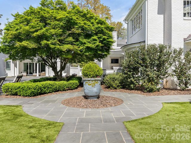 1930 Queens Road W, Charlotte, NC 28207