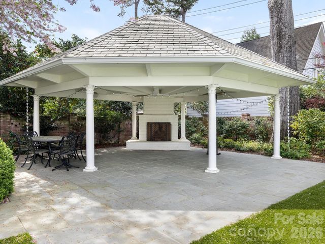 1930 Queens Road W, Charlotte, NC 28207