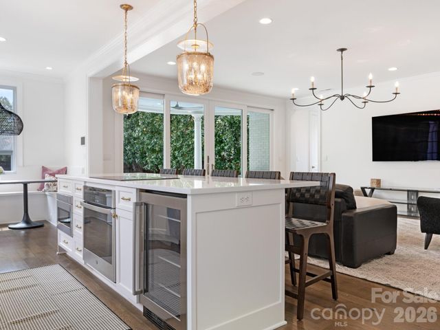 1930 Queens Road W, Charlotte, NC 28207