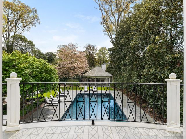 1930 Queens Road W, Charlotte, NC 28207