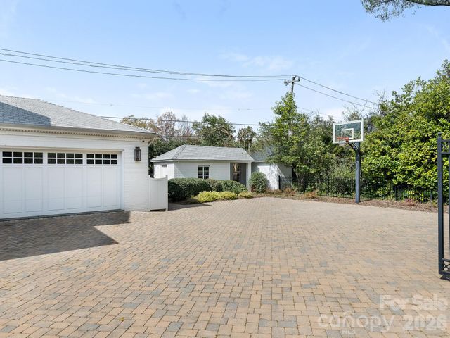 1930 Queens Road W, Charlotte, NC 28207