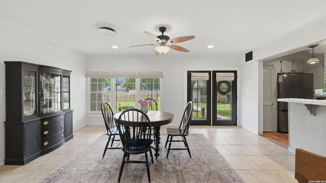 1031 E Walnut, Seguin, TX 78155