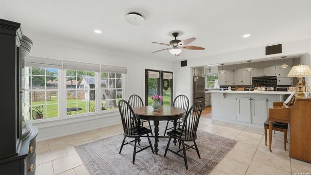 1031 E Walnut, Seguin, TX 78155