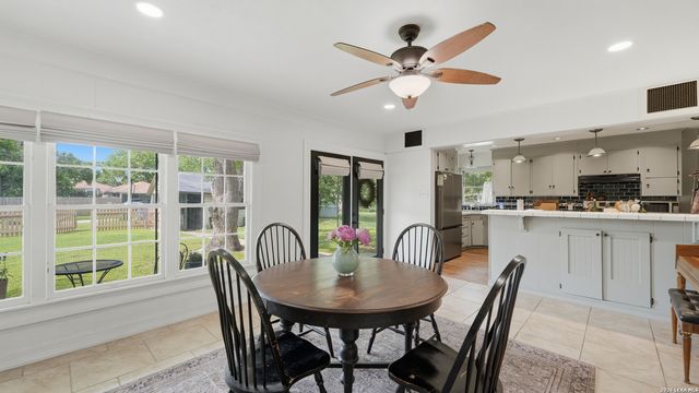 1031 E Walnut, Seguin, TX 78155