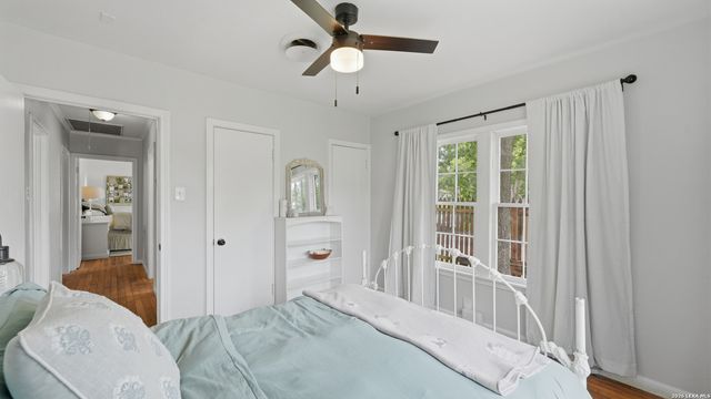 1031 E Walnut, Seguin, TX 78155