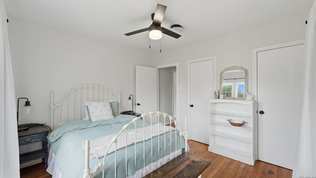 1031 E Walnut, Seguin, TX 78155