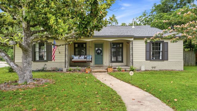 1031 E Walnut, Seguin, TX 78155