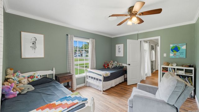 1031 E Walnut, Seguin, TX 78155