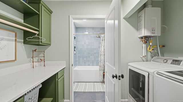 1031 E Walnut, Seguin, TX 78155