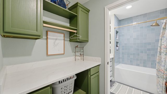 1031 E Walnut, Seguin, TX 78155
