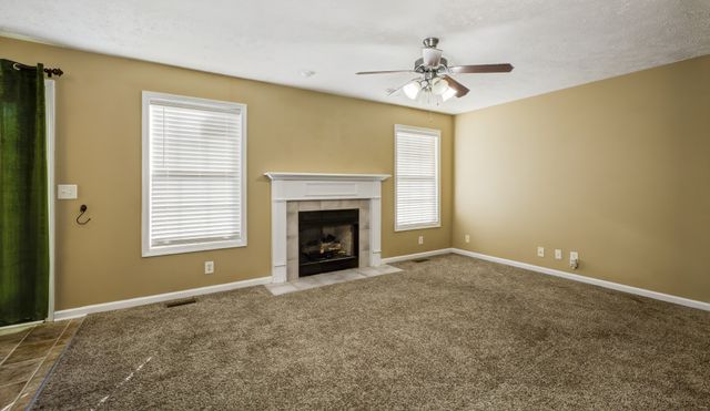 2804 Sharpie Dr, Clarksville, TN 37040