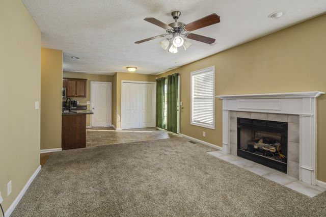 2804 Sharpie Dr, Clarksville, TN 37040