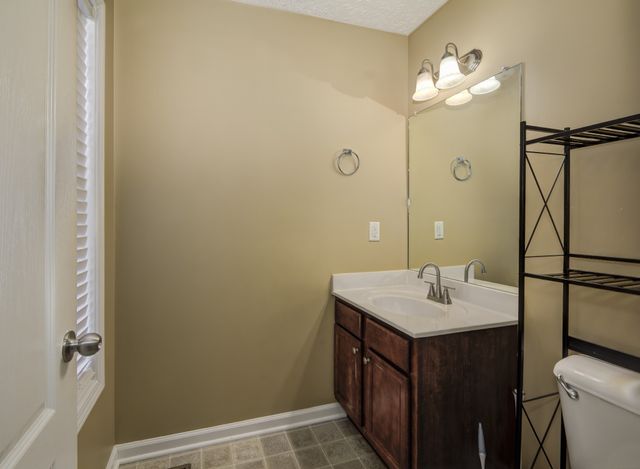 2804 Sharpie Dr, Clarksville, TN 37040