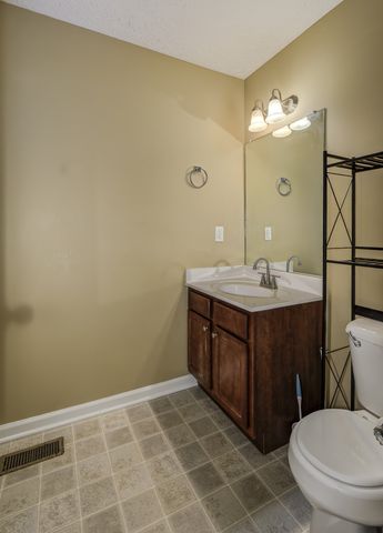 2804 Sharpie Dr, Clarksville, TN 37040