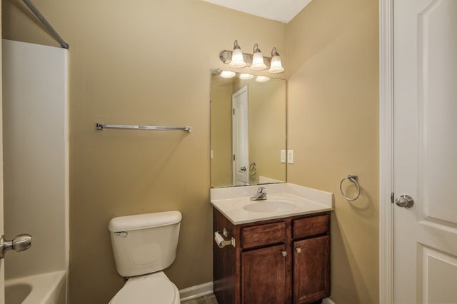2804 Sharpie Dr, Clarksville, TN 37040