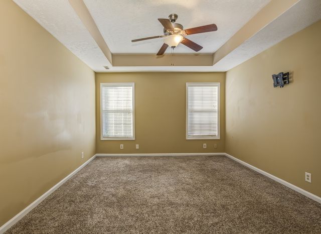 2804 Sharpie Dr, Clarksville, TN 37040