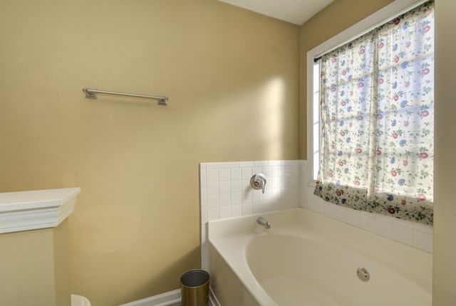 2804 Sharpie Dr, Clarksville, TN 37040