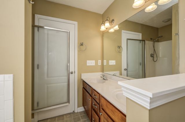 2804 Sharpie Dr, Clarksville, TN 37040