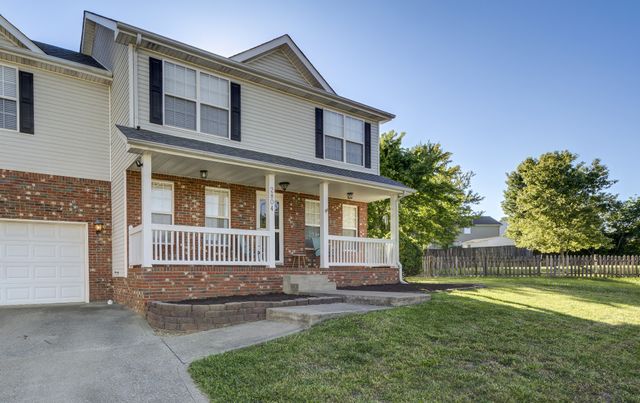 2804 Sharpie Dr, Clarksville, TN 37040