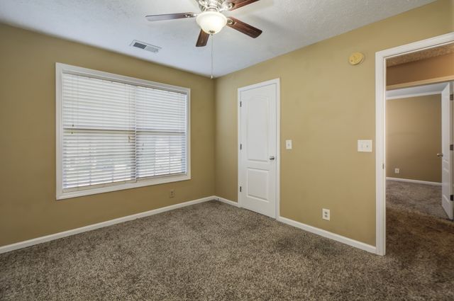 2804 Sharpie Dr, Clarksville, TN 37040