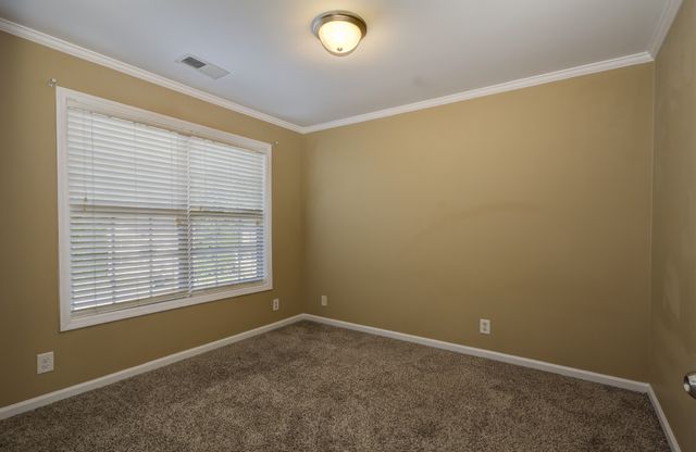 2804 Sharpie Dr, Clarksville, TN 37040