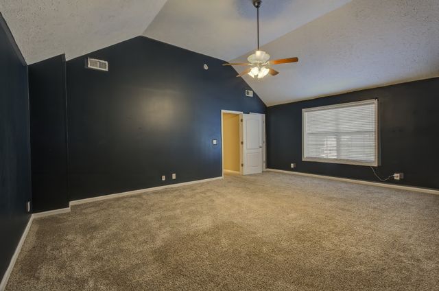 2804 Sharpie Dr, Clarksville, TN 37040