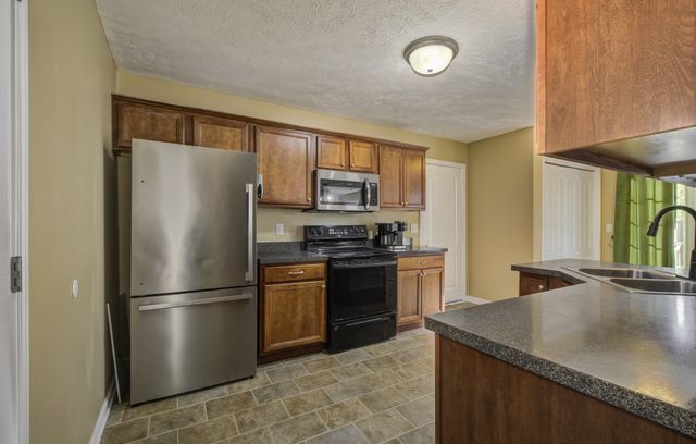 2804 Sharpie Dr, Clarksville, TN 37040