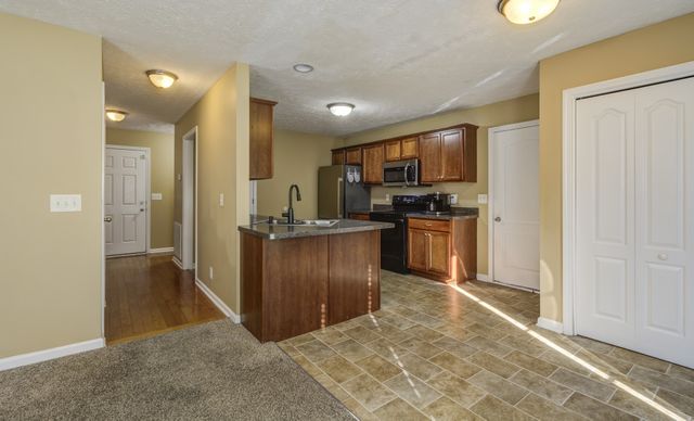 2804 Sharpie Dr, Clarksville, TN 37040