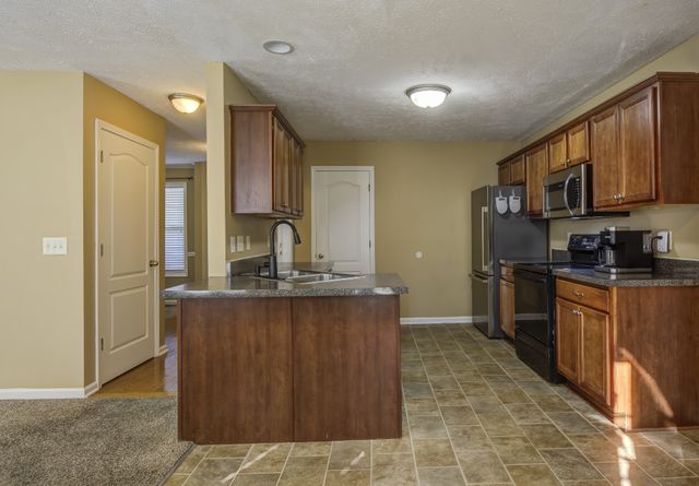 2804 Sharpie Dr, Clarksville, TN 37040