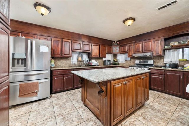 19597 Jurupa Avenue, Bloomington, CA 92316