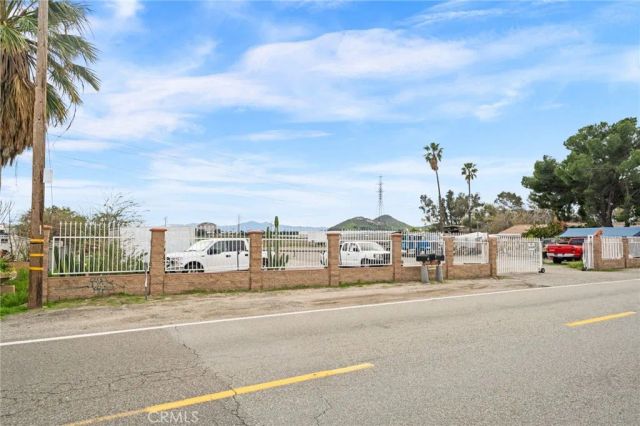 19597 Jurupa Avenue, Bloomington, CA 92316