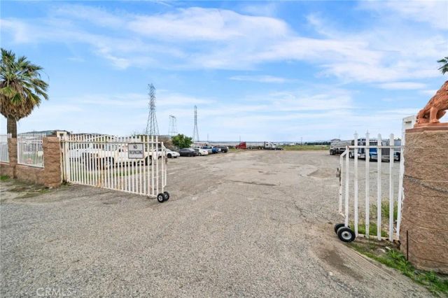 19597 Jurupa Avenue, Bloomington, CA 92316