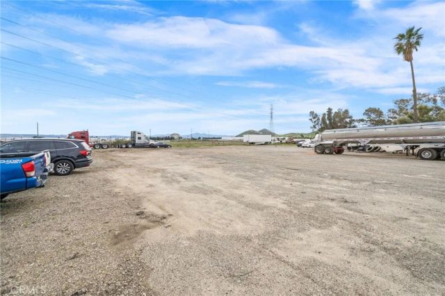 19597 Jurupa Avenue, Bloomington, CA 92316