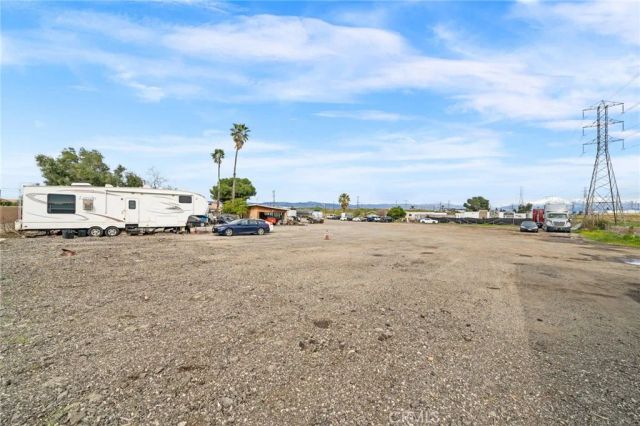 19597 Jurupa Avenue, Bloomington, CA 92316