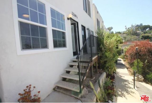 3365 Hamilton Way, Los Angeles, CA 90026