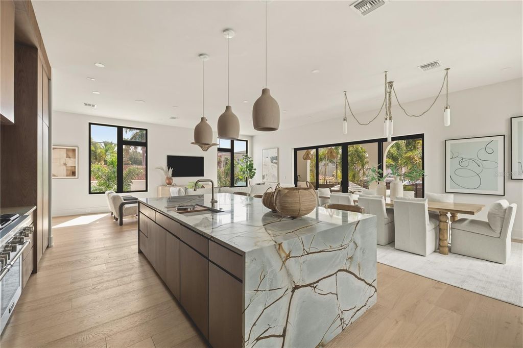 Image 12 of property listing at 130 ADRIATIC AVENUE, Tampa, FL 33606