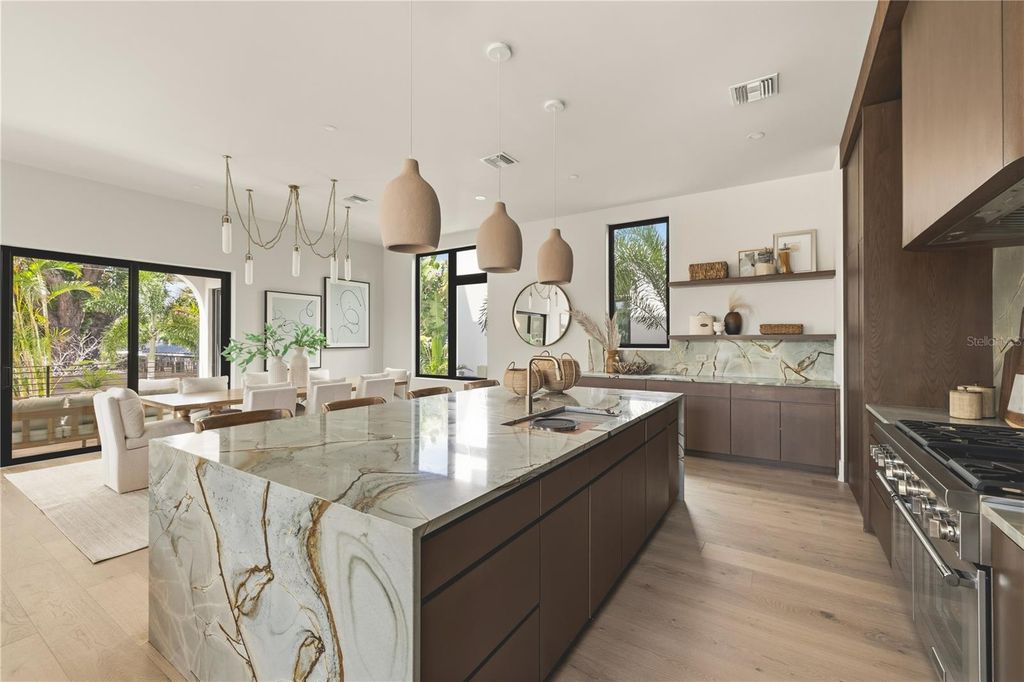 Image 8 of property listing at 130 ADRIATIC AVENUE, Tampa, FL 33606