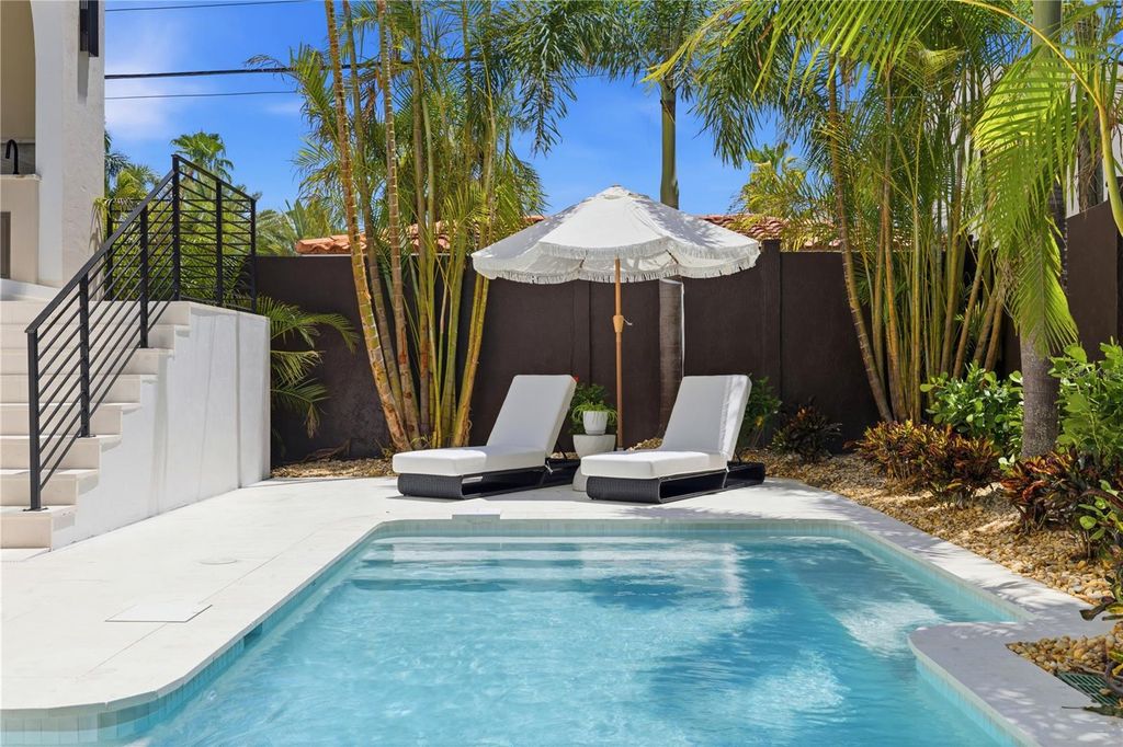 Image 82 of property listing at 130 ADRIATIC AVENUE, Tampa, FL 33606
