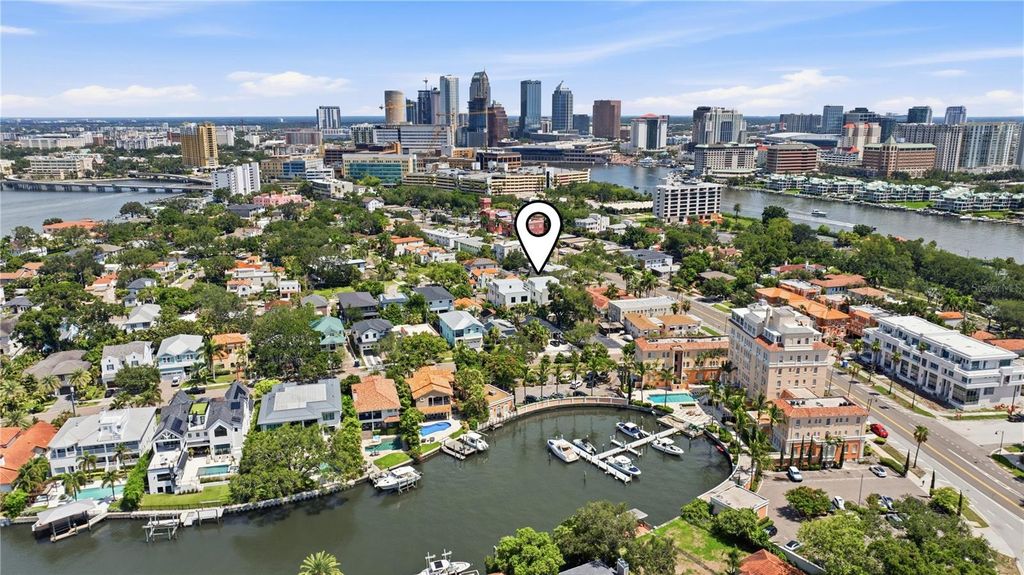 Image 87 of property listing at 130 ADRIATIC AVENUE, Tampa, FL 33606